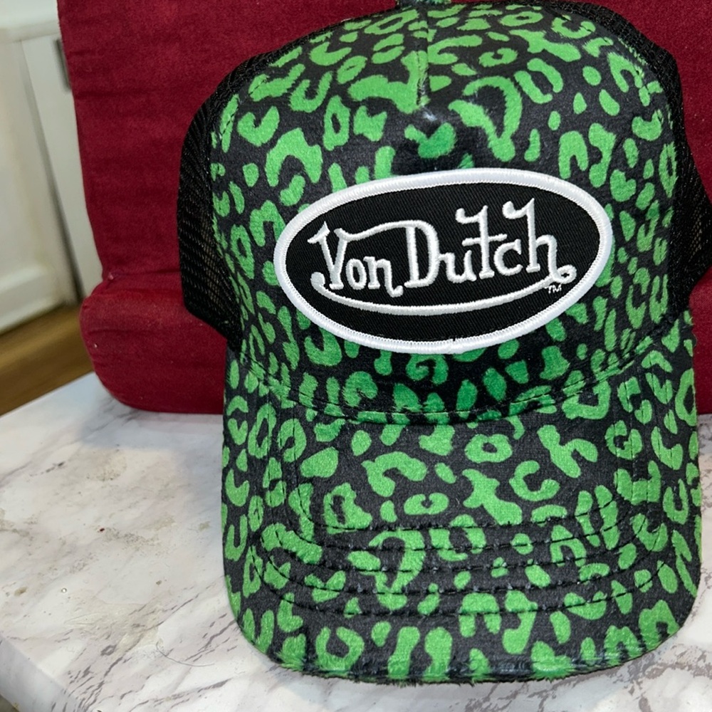 Von Dutch velvet trucker hat